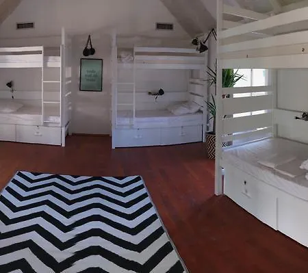 Ciri Biri Bela Boutique Сплит