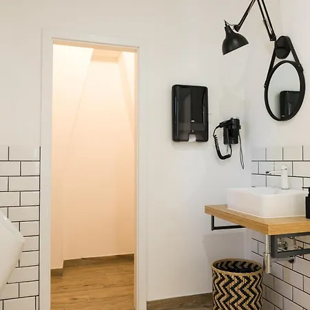 ćiri Biri Bela Boutique