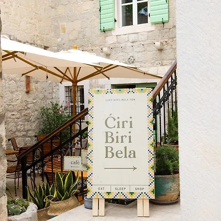 Auberge de jeunesse ćiri Biri Bela Boutique *