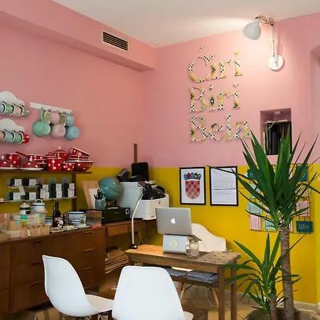 ćiri Biri Bela Boutique *