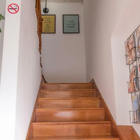 ćiri Biri Bela Boutique *