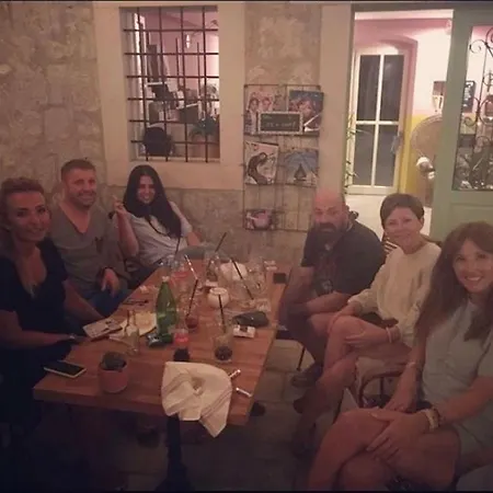 ćiri Biri Bela Boutique