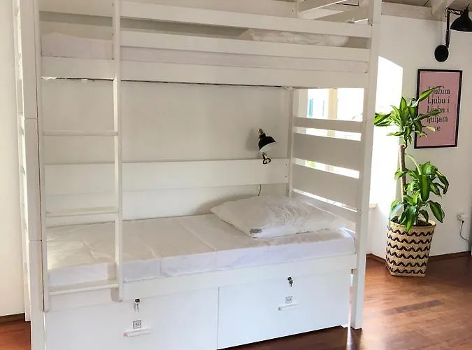 Ciri Biri Bela Boutique * Split