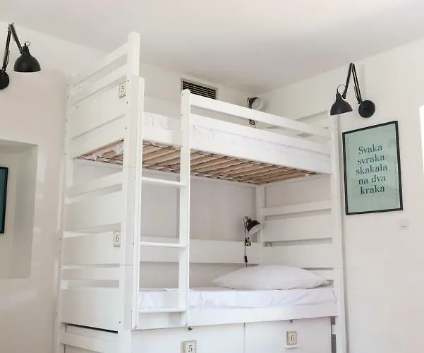 Ciri Biri Bela Boutique * Split