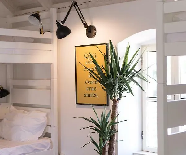 Ciri Biri Bela Boutique * Split